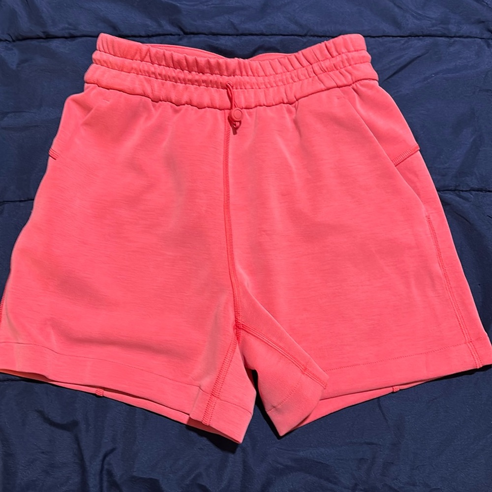 Lululemon shorts ￼